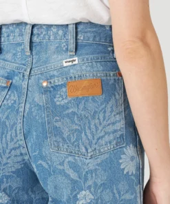 New Arrivals Wrangler Worldwide 662 Crop Jean Indigo Flower