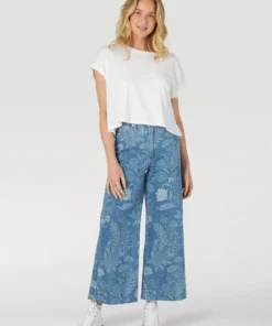 New Arrivals Wrangler Worldwide 662 Crop Jean Indigo Flower
